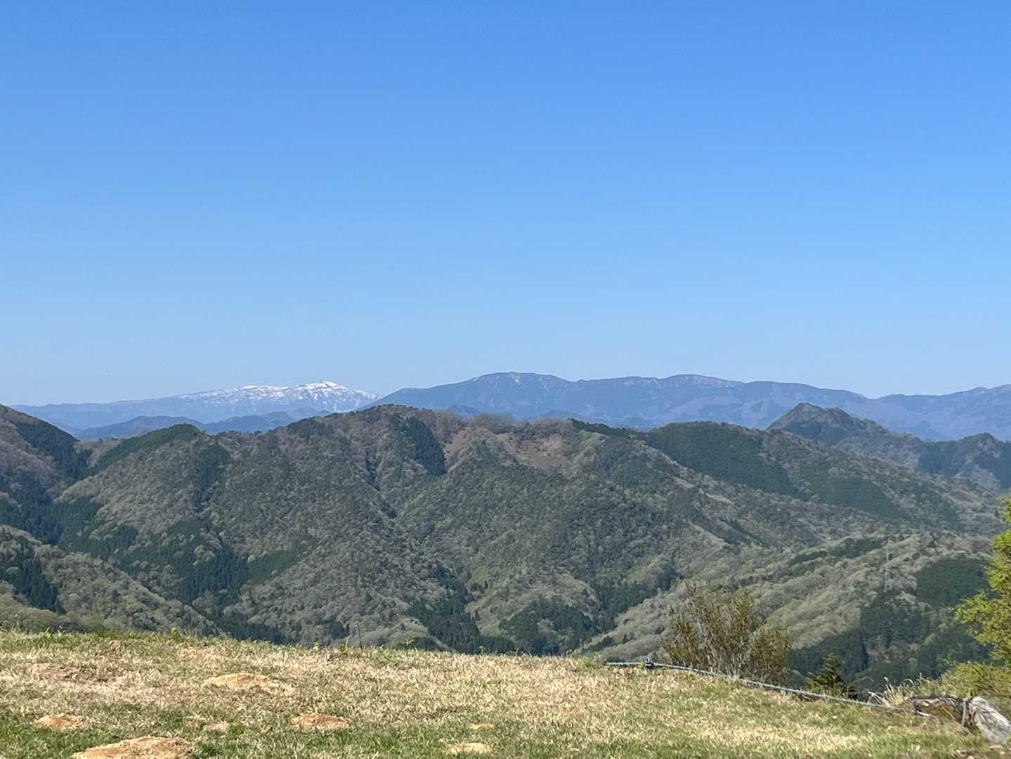 氷ノ山だけ残雪があるよー！
やっぱ偉大だなぁ。。存在を感じるだけで元気出る🥹