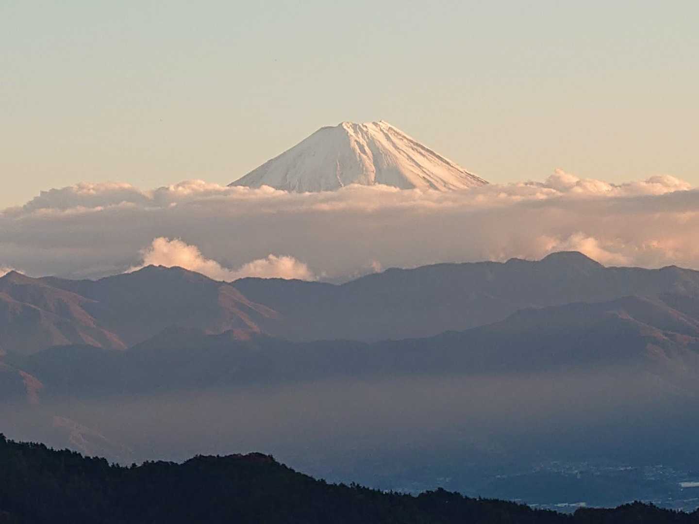 夕日を浴びた富士山🗻