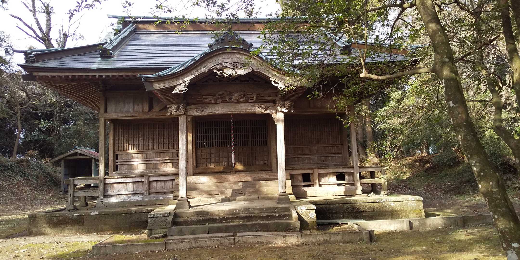 山頂に建つ本堂