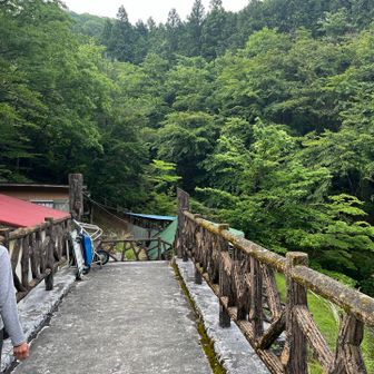 スタートです
今回はお友達の要望で、つつじ新道ではなく石棚山からの周回ルートで檜洞丸へ向かいます