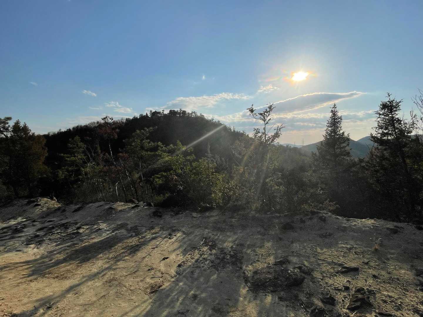 陽が暮れる前に下山しないと