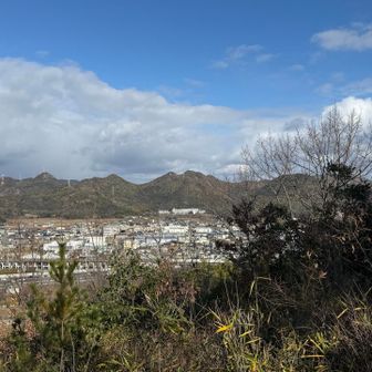 高御位山の連山