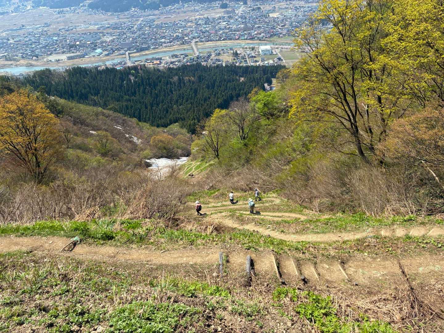 九十九折りの道が楽しい😆