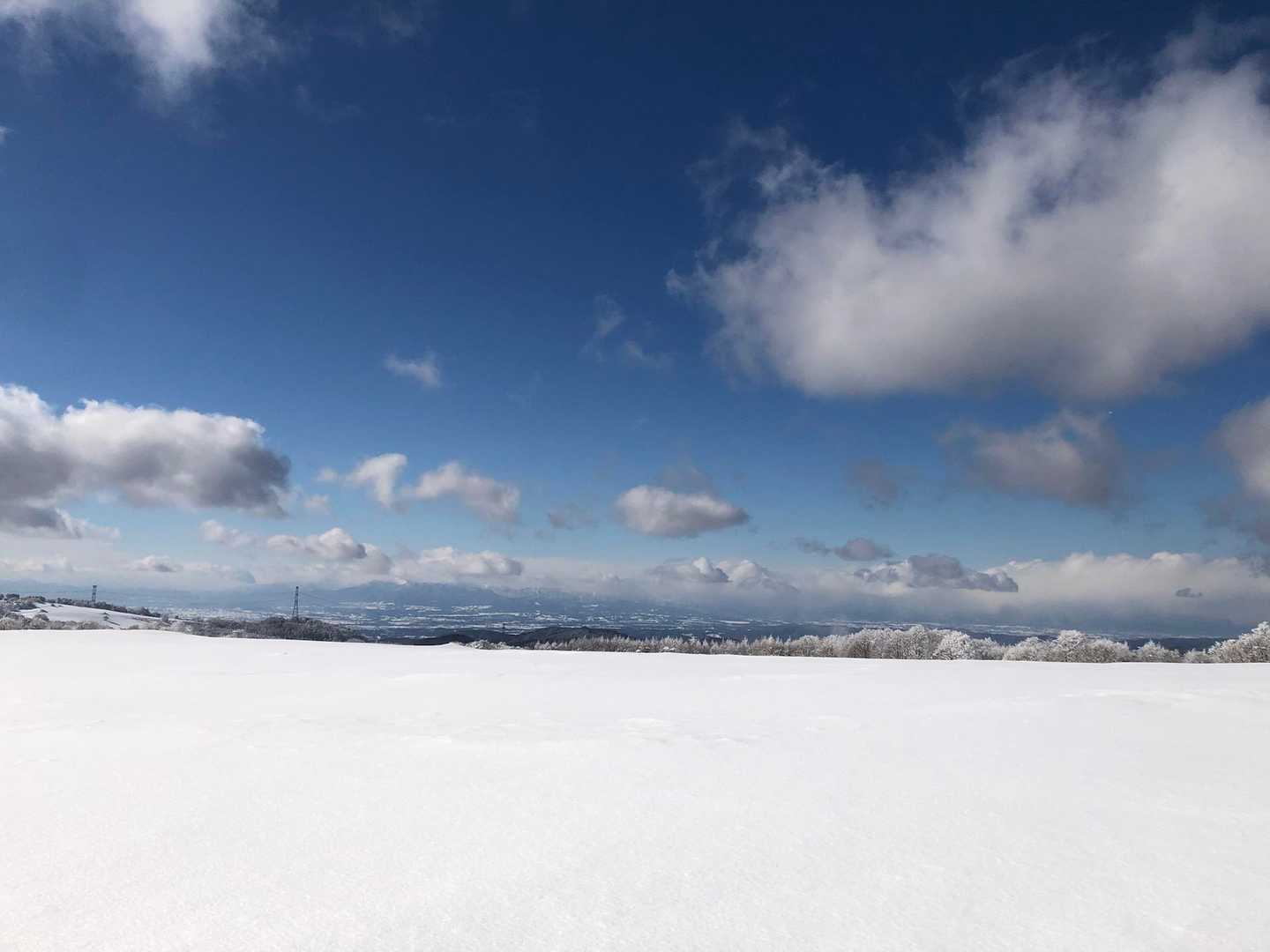 ノートレース
真っ白な平原

この後、もふもふな雪上を歩いてみました