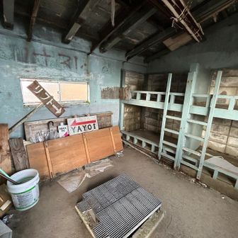 避難小屋の中の様子