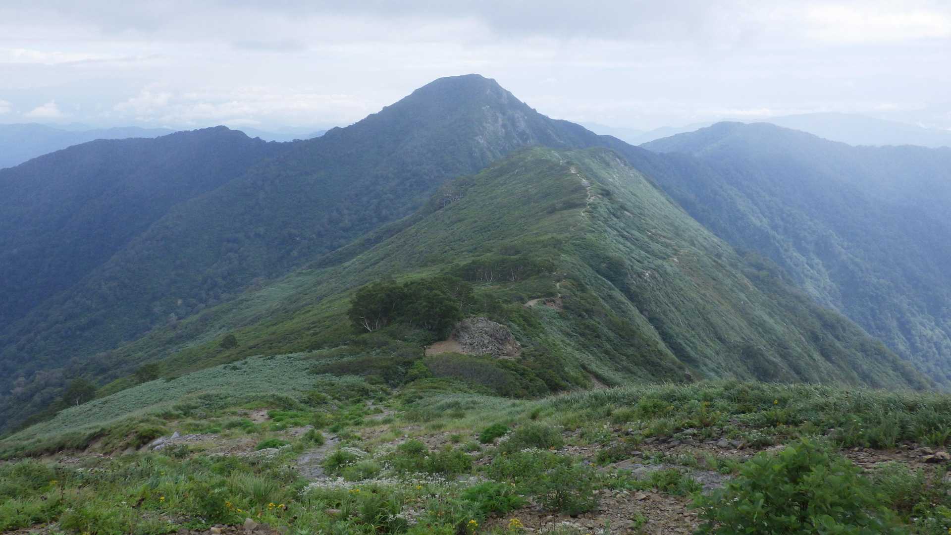 清太岩山-ユーフン山-竜門山-西朝日岳-大朝日岳-小朝日岳 周回コースの写真