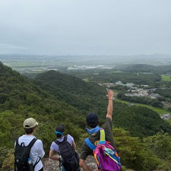西脇市角尾山山頂に向けてゴー