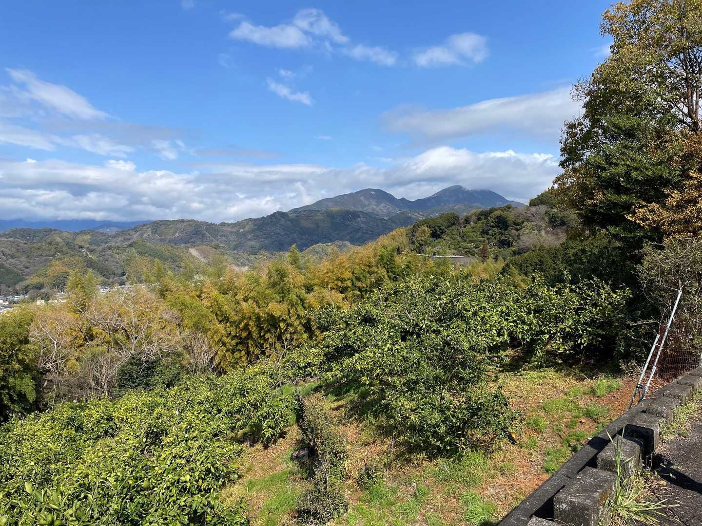 すでに良き景色。遠くに竜爪山⛰