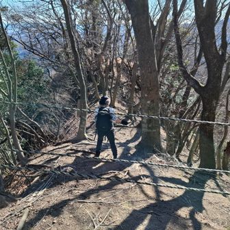 あっ、入っちゃった…私も行きます