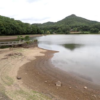 いつもの絶景ポイントも水量低下が良く分かる。
今晩からの雨に期待しよう☺