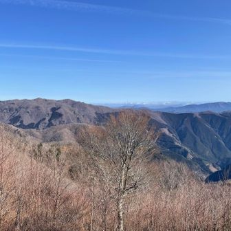霜降山からの写真…先週歩いたところかなぁ？