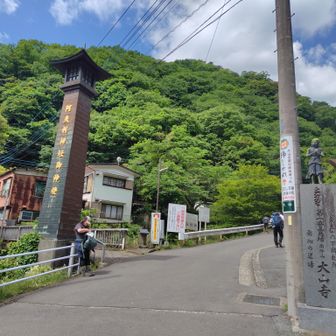 ケーブルカーは使わずトレーニング！