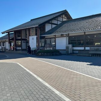 和紙の里　道の駅　きれいなトイレと飲食スペースがあるので休憩しました