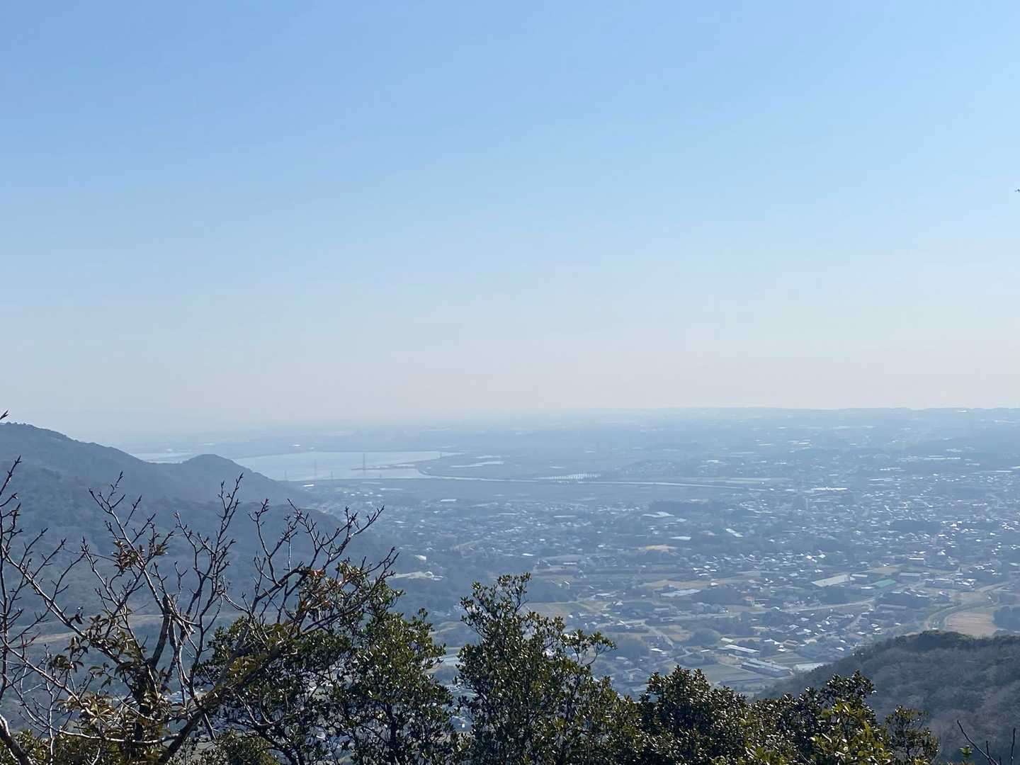 霞んでいます　花粉？