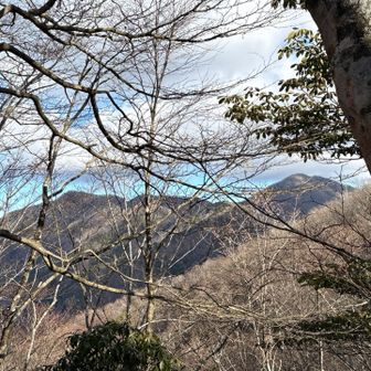 バン木ノ頭からの加入道山と大室山