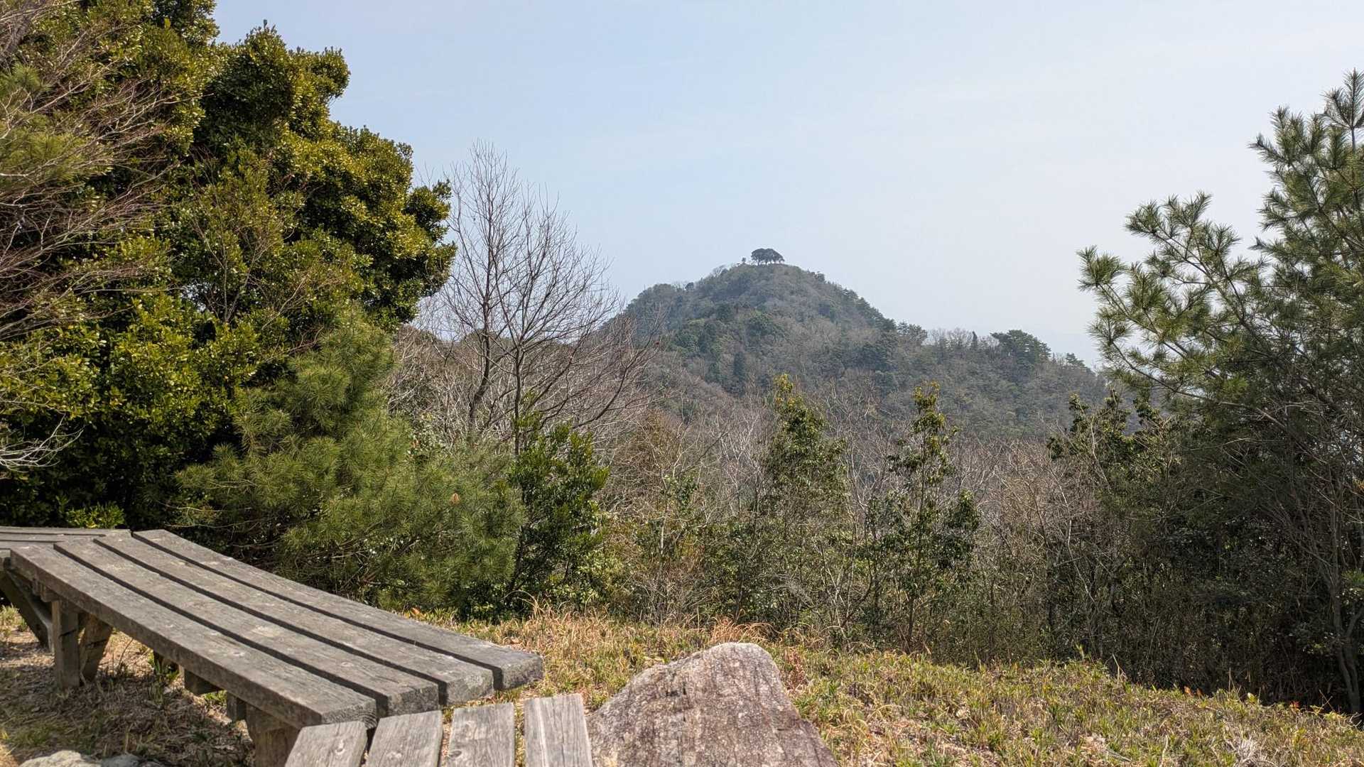 展望所。琴石山が間もなく。