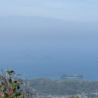 左側が軍艦島
軍艦島クルーズの🛳️見えました
お勧め☺️