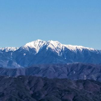 仙丈ヶ岳🏔️アップでドーン
左端に甲斐駒🏔️