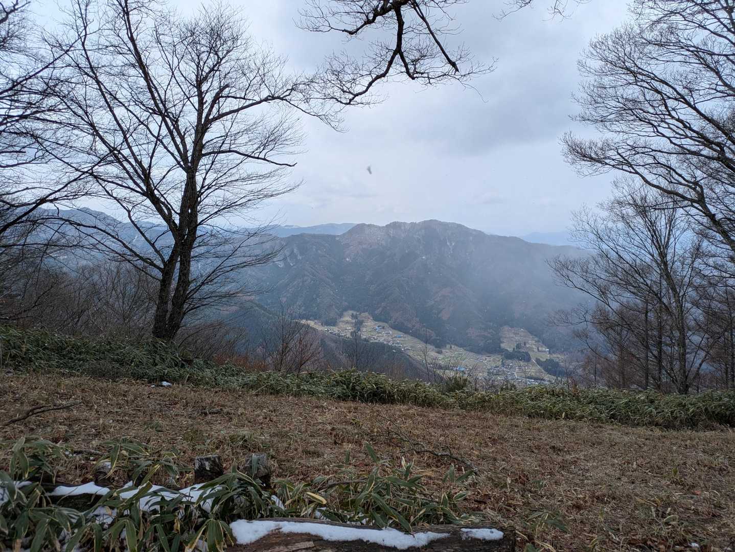 千曲市方面
風強🍃❄️が舞う
