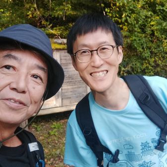 本格的な山は初トライする彼はいつでも前向きです、素晴らしい！