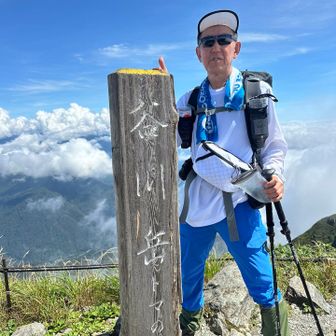 谷川岳（トマの耳）⛰️山頂に到着🙌
　日本百名山🇯🇵はいポーズ👍