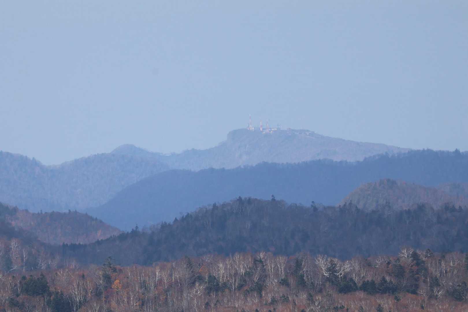 札幌方面の空も晴れて手稲山が見えてきました👀　あちらもいっぱい登っている事でしょうね☺️