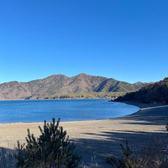 下山しました。本栖湖です。