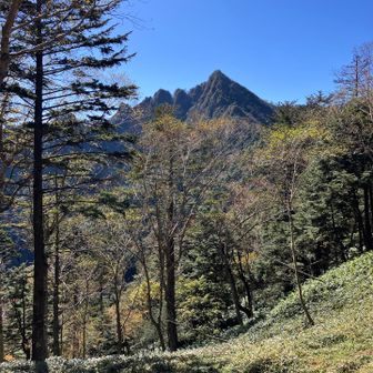 登り返す鋸山