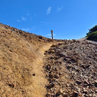 ザレ場を登ると