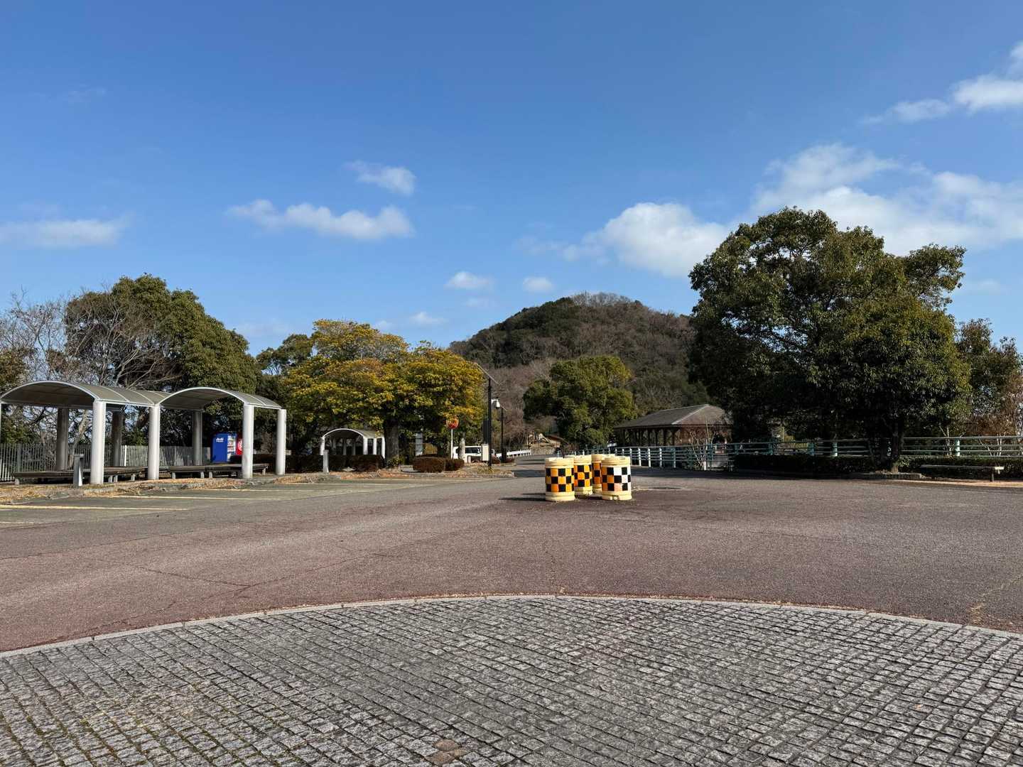 向こうの山が日峯山？
なんかよく分かんないけど、まぁいいか