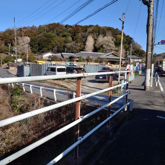 左に入ります。
やっと喧騒から逃れられそうです😅