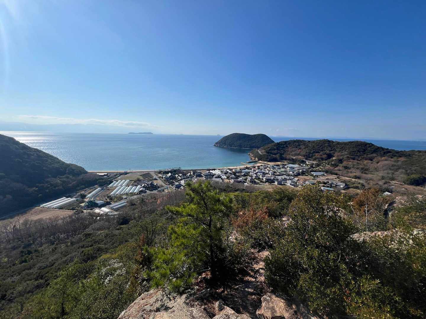 詫間町の海。
穏やかだなぁ🐟