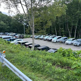 市営無料駐車場（第2）。5時前で一杯でした。
