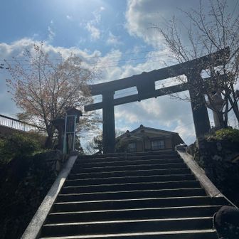 銅鳥居⛩️逆光になってしまった💦