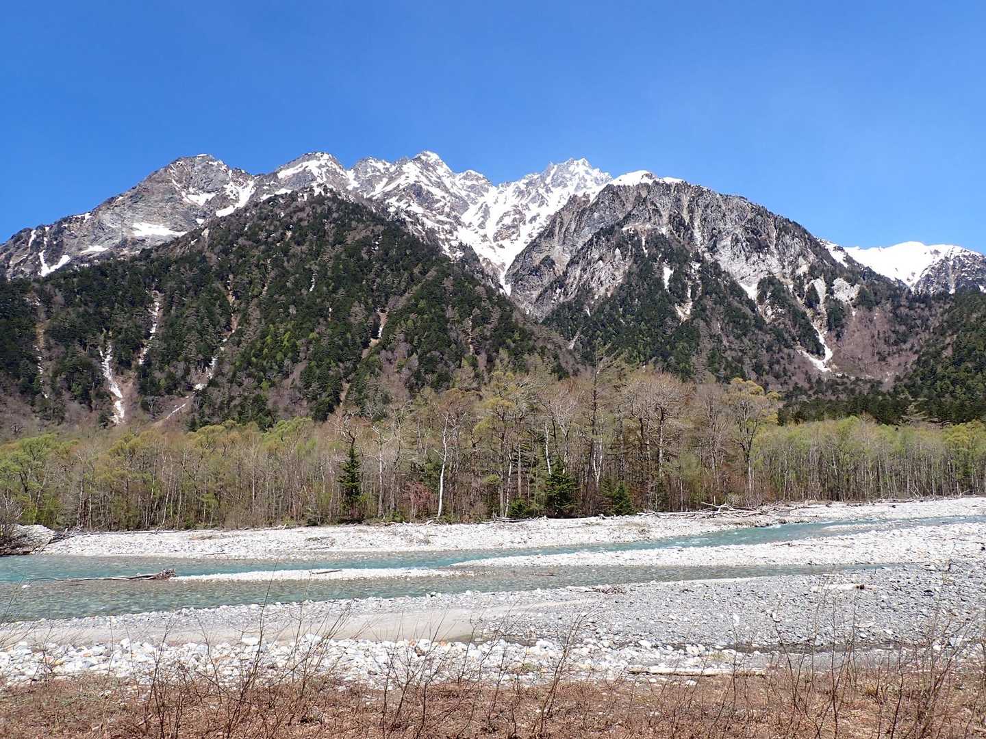 景色とスイーツで目も舌も嬉しい山岳景勝地、長野・上高地コースの写真
