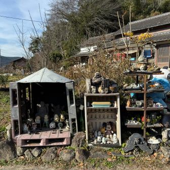シュールな神様達に
御礼をして