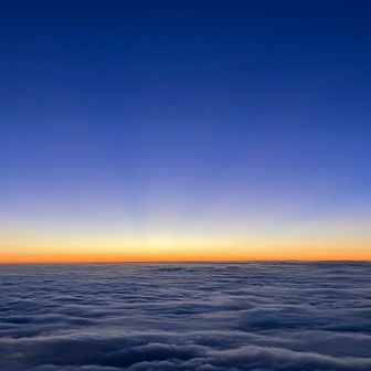 雲海が広がっています