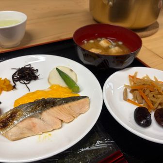 朝食