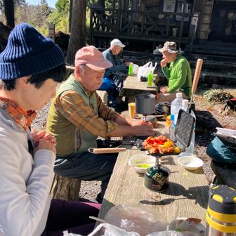 ぽっかぽか陽気で、外でごはん🍙