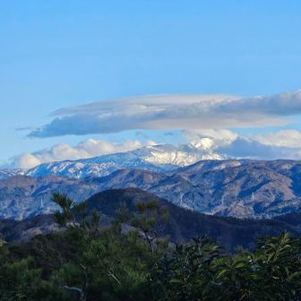 お！白山の雲がとれてる！