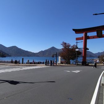 中禅寺湖に到着。今日も海外からの旅行者がたくさんでした🛩️