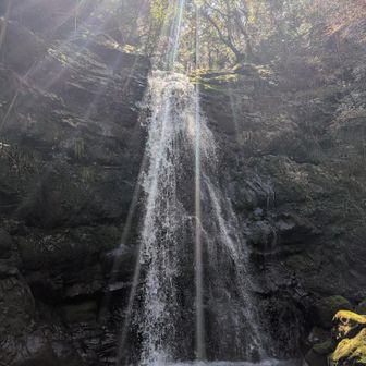 神々しい第一の滝