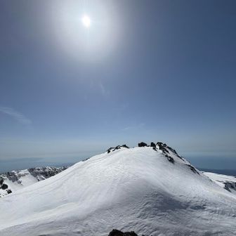 七高山からの新山ホワイトドーム🌞