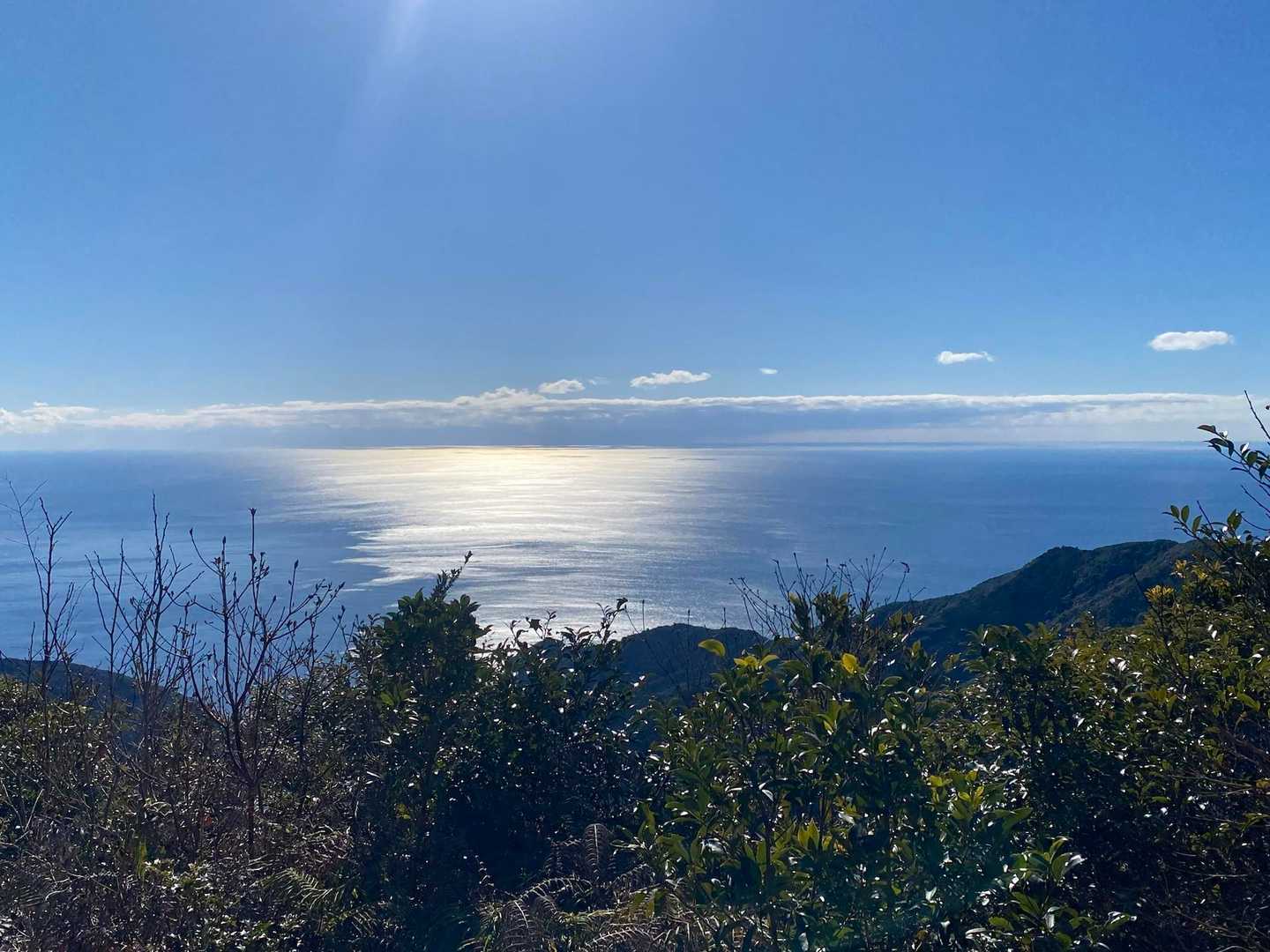 
　　　山頂からの景色✨✨✨
　　　どんな宝石よりも海の輝きの方が
　　　素敵です