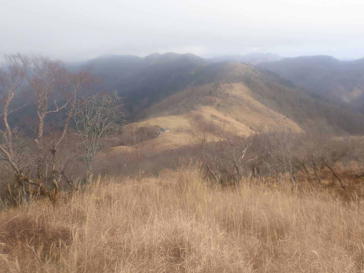 朝は見えなかった白髪小屋