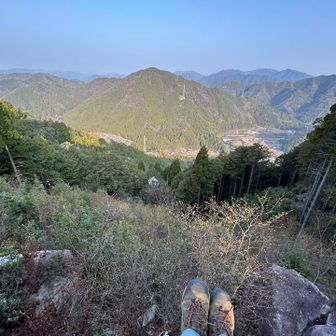 岩のへりに座ってしばらく景色を堪能