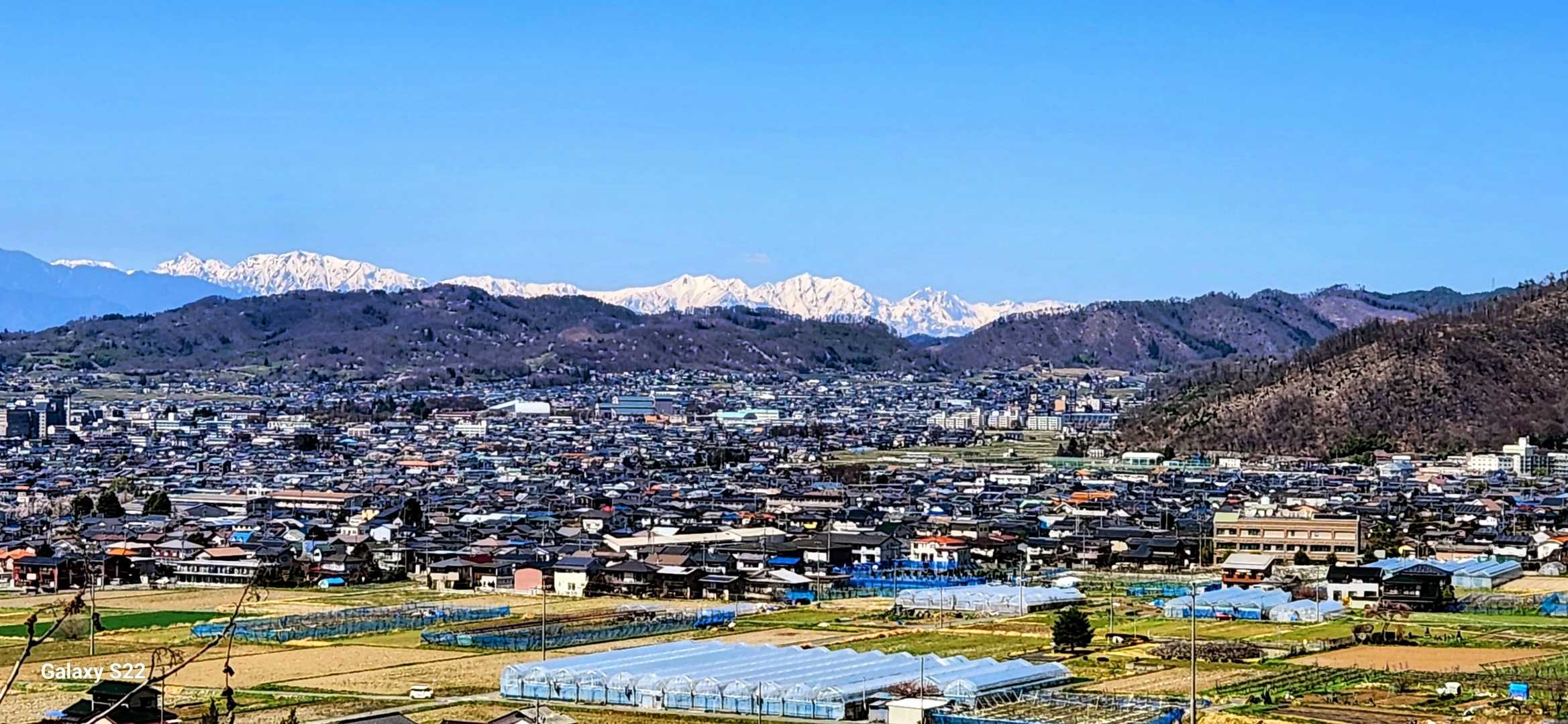 そこからの、蓮華岳、針ノ木サーキットの稜線、爺ヶ岳、鹿島槍ヶ岳、五龍岳、唐松岳