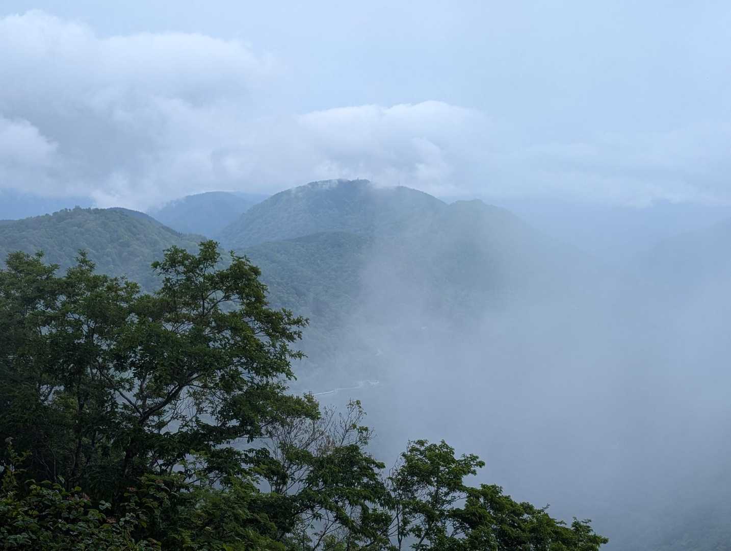 五箇山方面は、ガスに覆われていました。