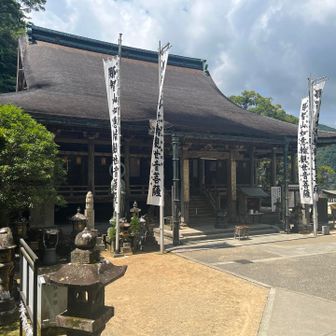 青岸渡寺。この一瞬だけ無人。