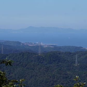 奥に淡路島
中央に見えるのは先山(淡路富士)かな❓